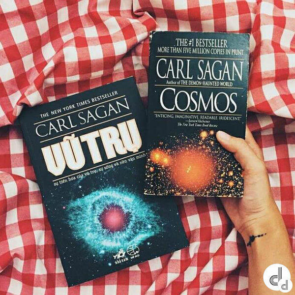 Review sách Vũ Trụ - Carl Sagan
